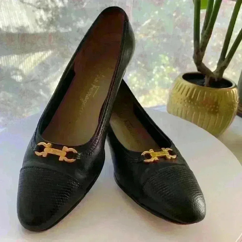 Salvatore Ferragamo Black Pumps Size 5b